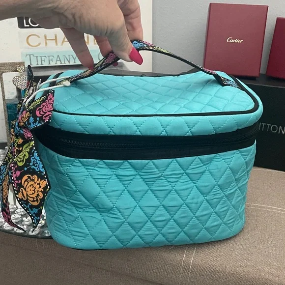 ✨Turquoise Quilted Zipper Cosmetic Train Case✨NWT - Picture 6 of 9